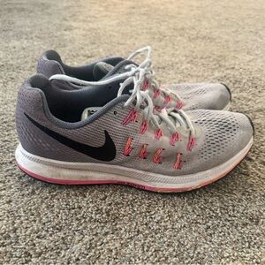 Nike Women's Athletic Shoes in Gray and Pink